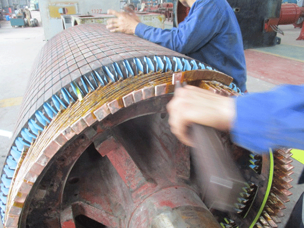 西安西瑪高壓電機(jī)轉(zhuǎn)子銅條繞組嵌線方法。