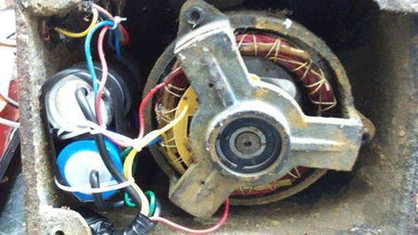 談?wù)勎鳜旊姍C的正常工作溫度。