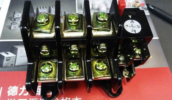 如何正確選擇三相異步電動機(jī)保護(hù)用熱繼電器？