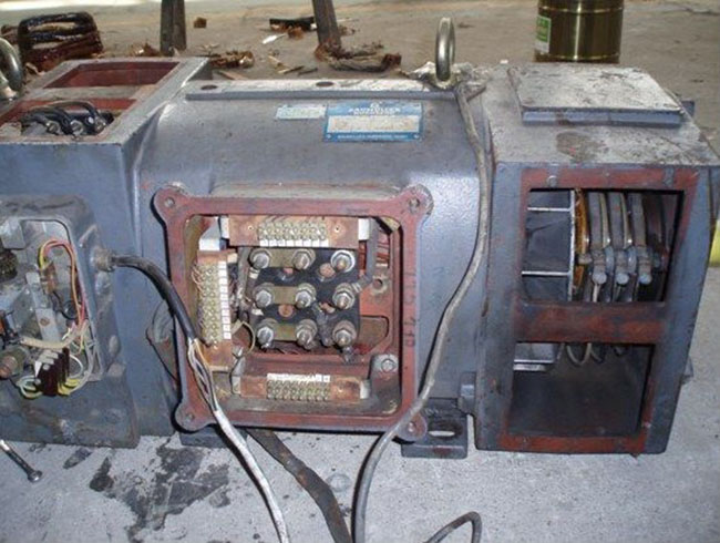 圖為一臺用了很久的西安西瑪電機(jī)有限公司生產(chǎn)的ZTP型鐵路機(jī)車動車用直流輔助電機(jī) 圖為一臺用了很久的西安西瑪電機(jī)有限公司生產(chǎn)的ZTP型鐵路機(jī)車動車用直流輔助電機(jī)